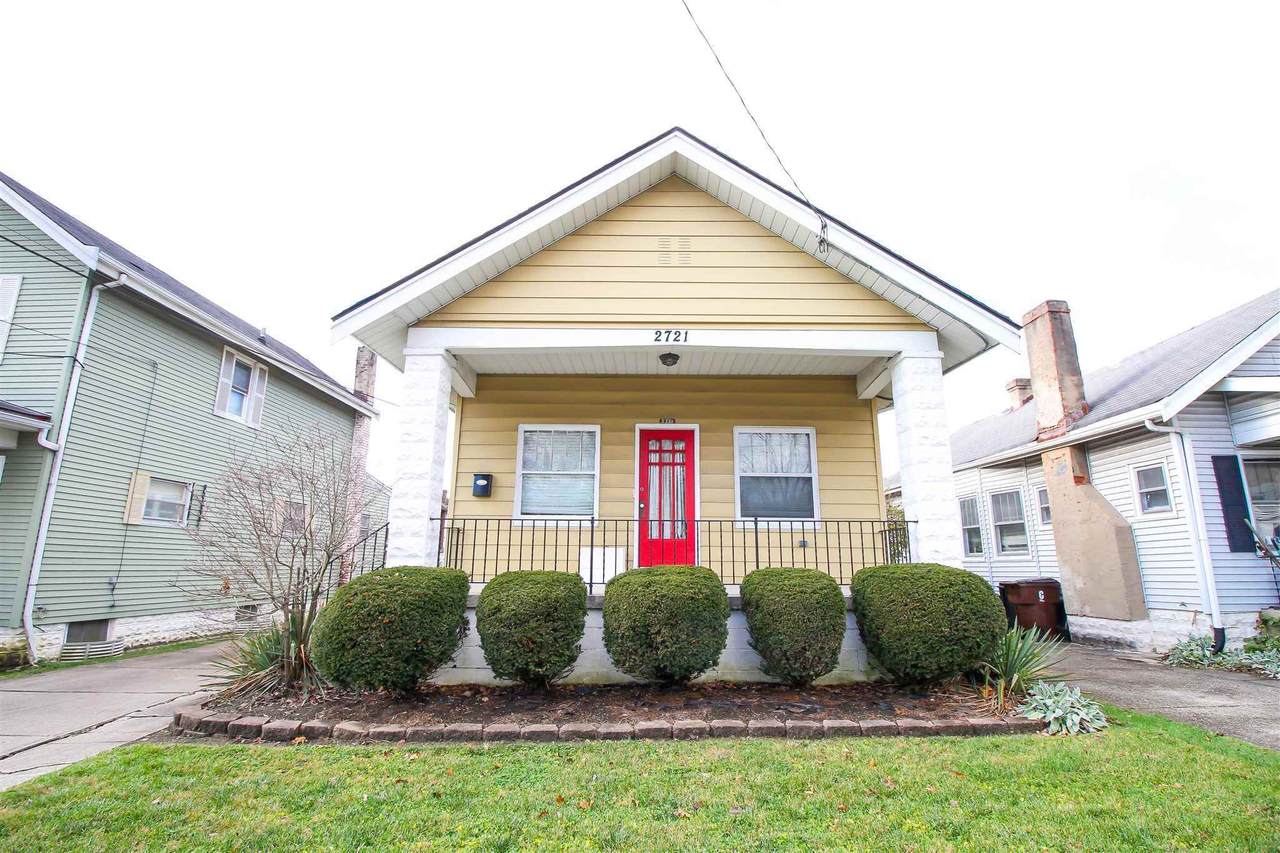 2721 Dakota Avenue - Photo 1