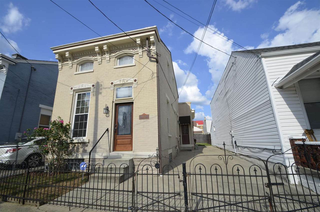 1125 Columbia - Photo 1