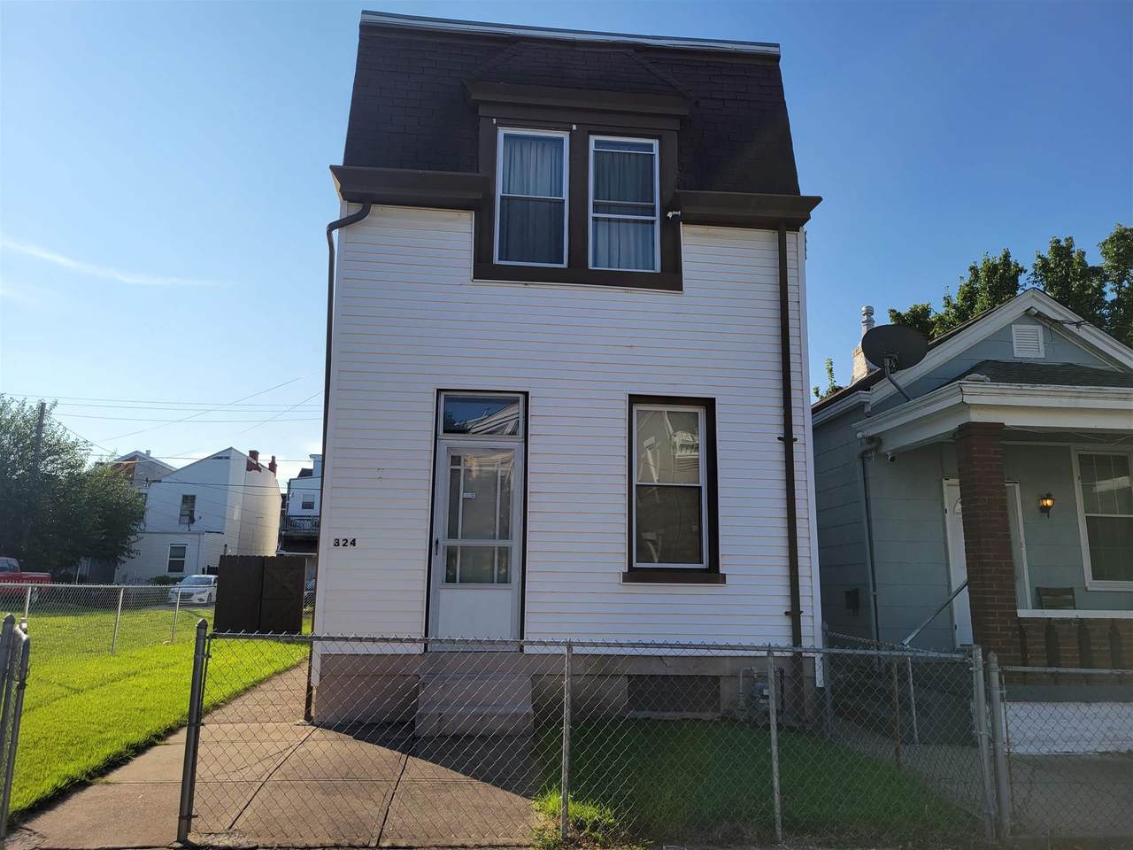 324 Lindsey Street - Photo 1