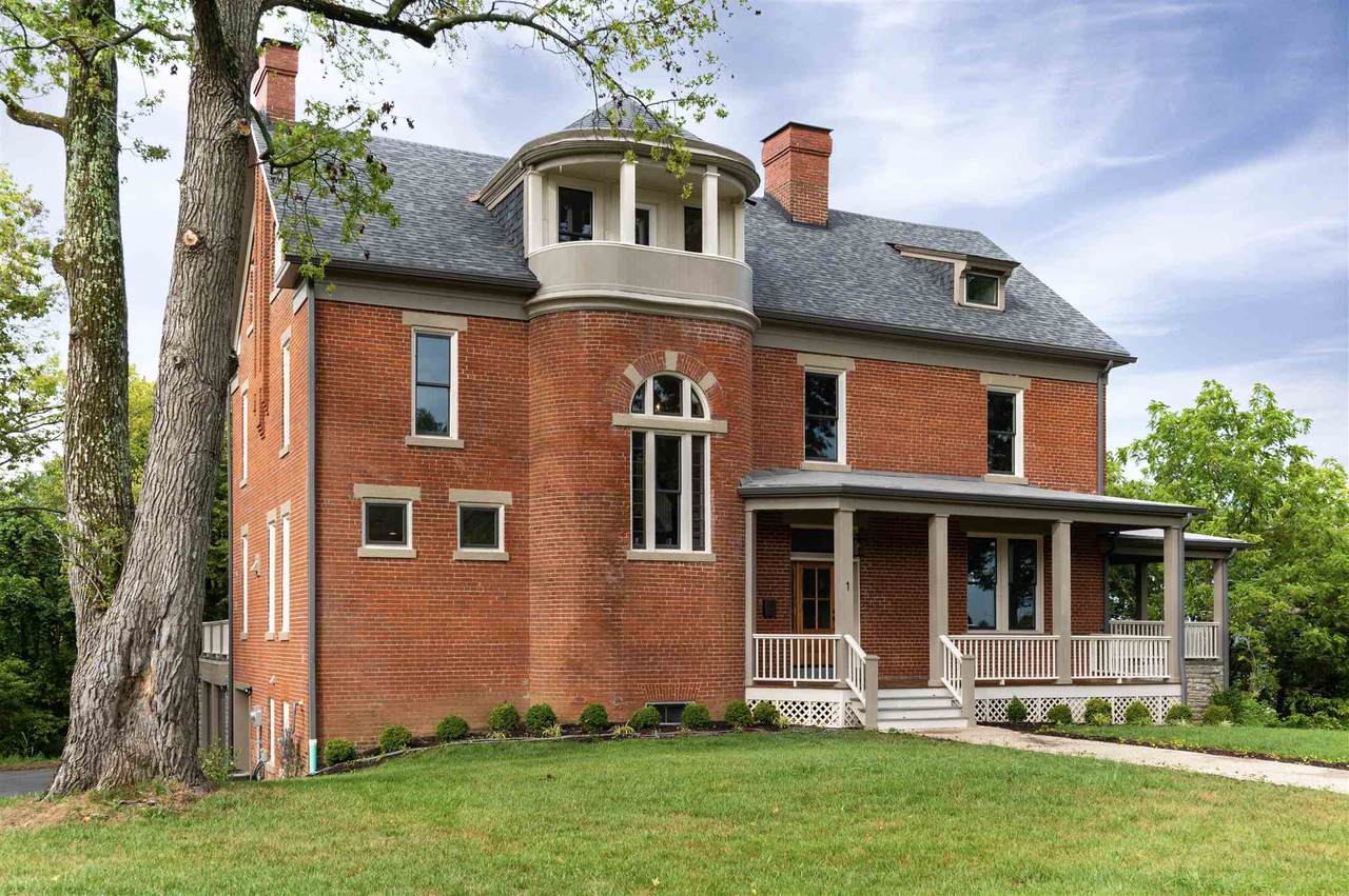 1 Alexander Circle - Photo 1