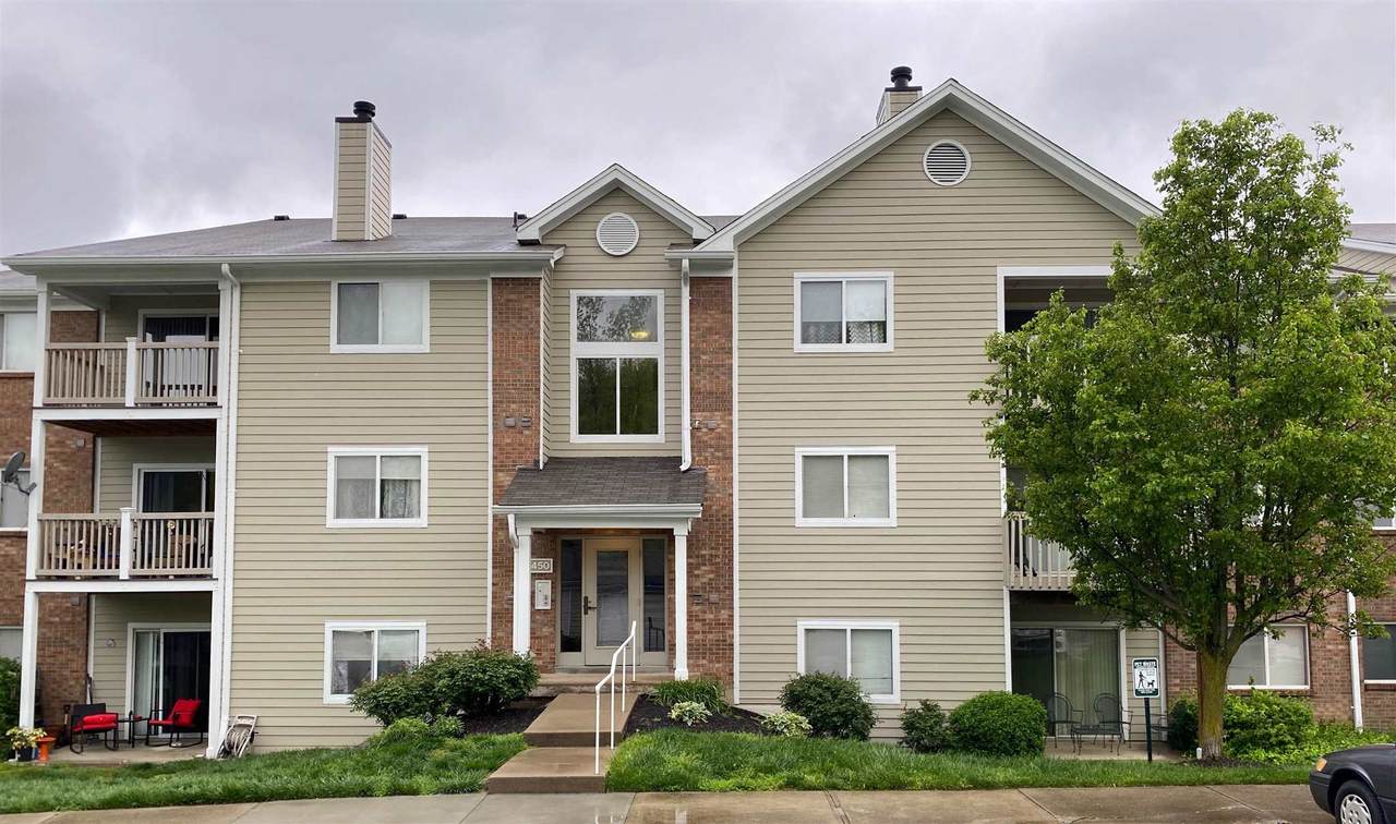 450 Lakeview Drive - Photo 1