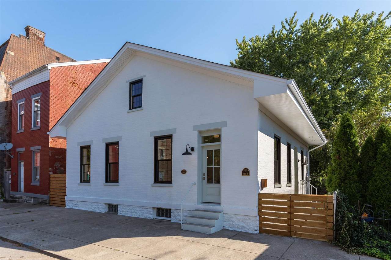 1104 Lee Street - Photo 1