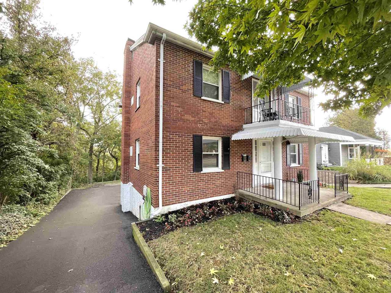 1020 Alexandria Pike - Photo 1