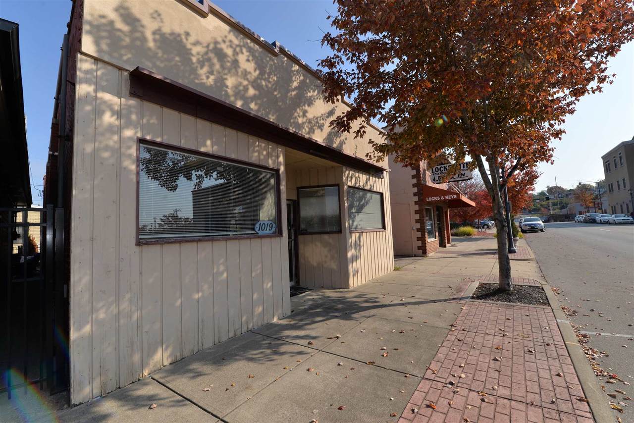 1019 Monmouth Street - Photo 1