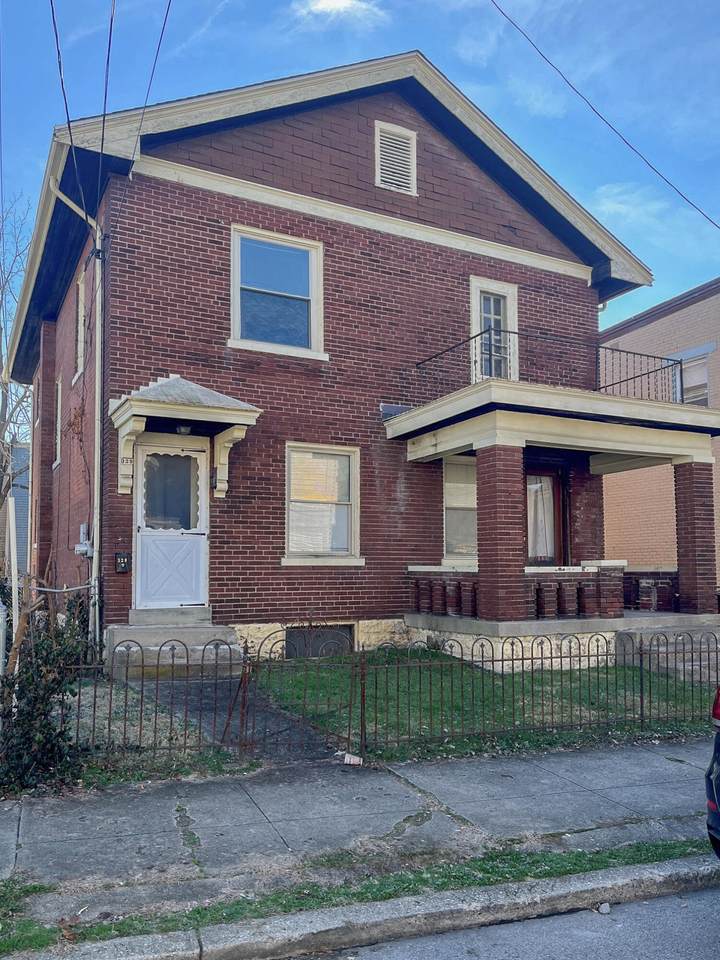 329 21st Street - Photo 1