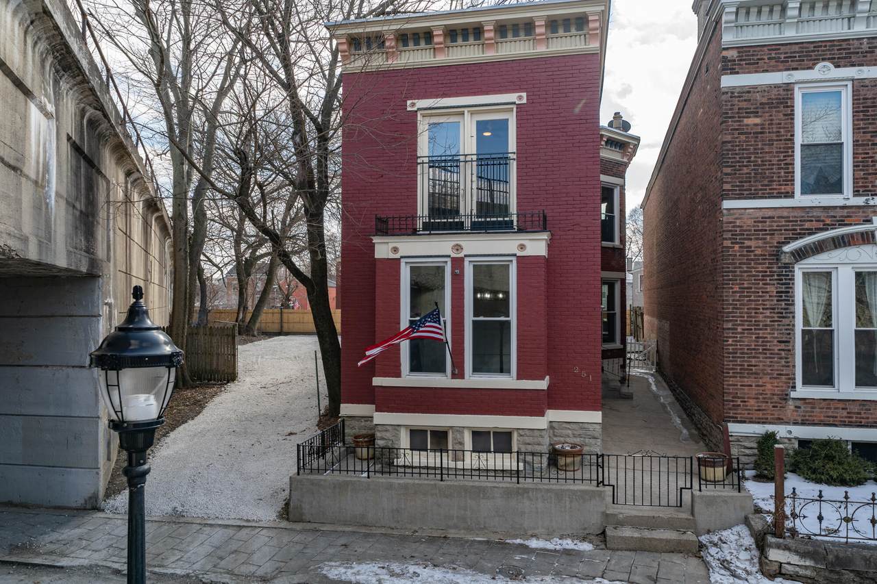 251 6th Street - Photo 1