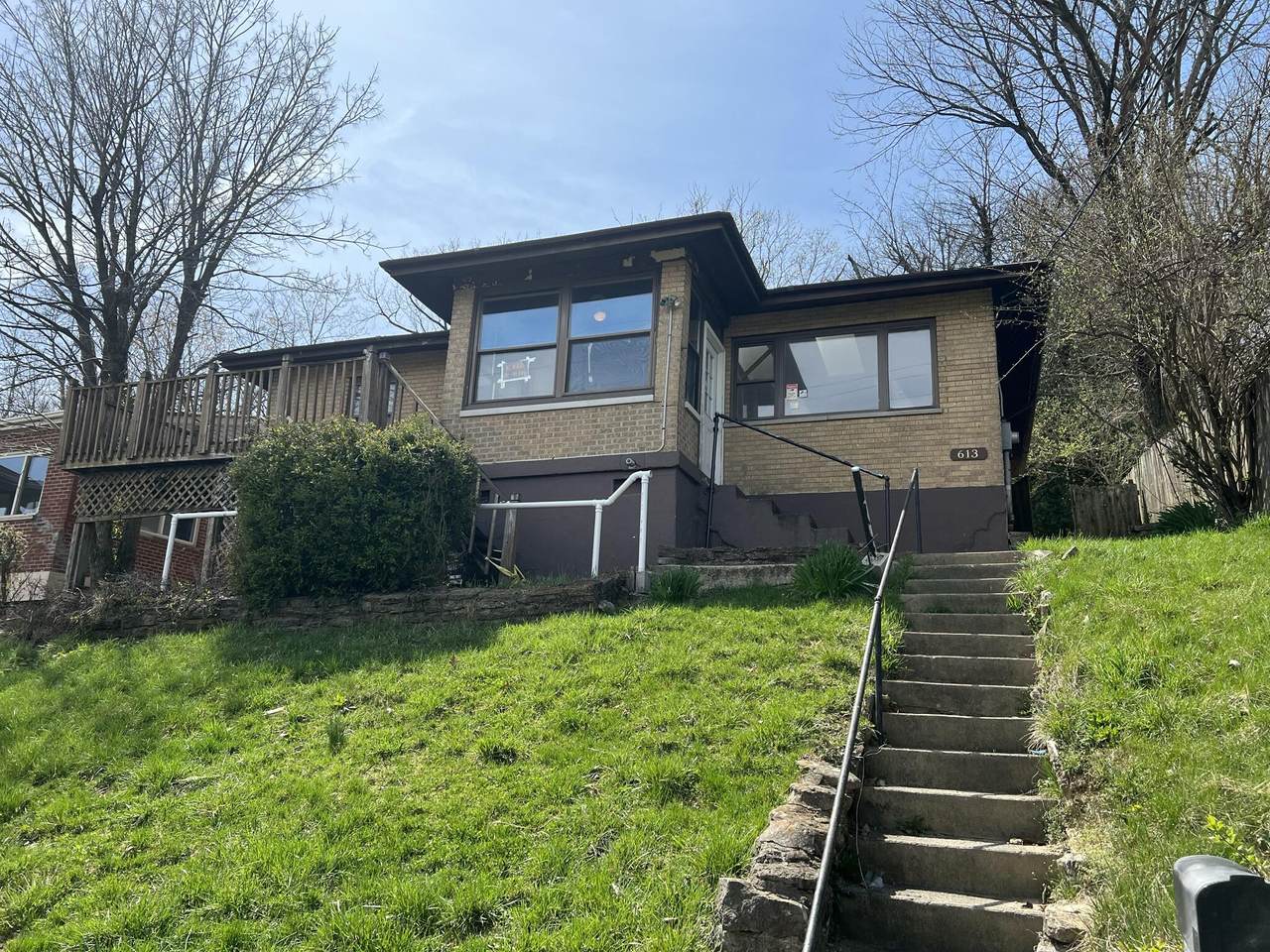 613 Edgecliff Street - Photo 1