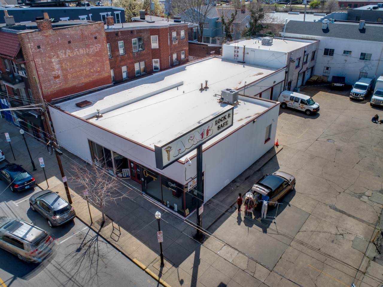 813 Madison Avenue - Photo 1