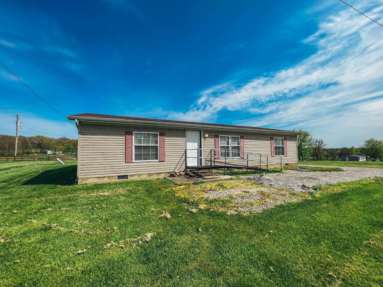 3721 Ky Hwy 184 - Photo 1