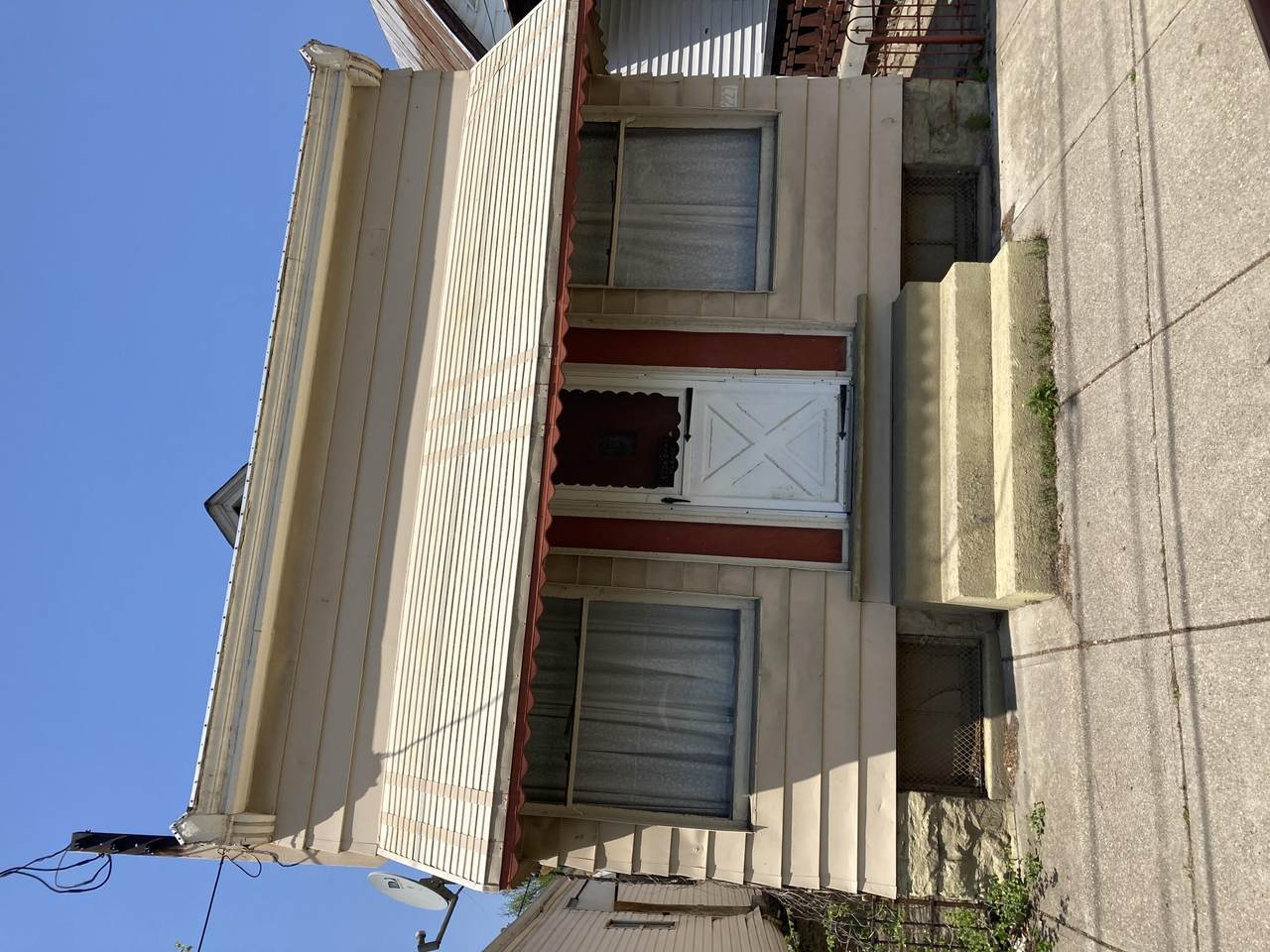 227 9th Street - Photo 1