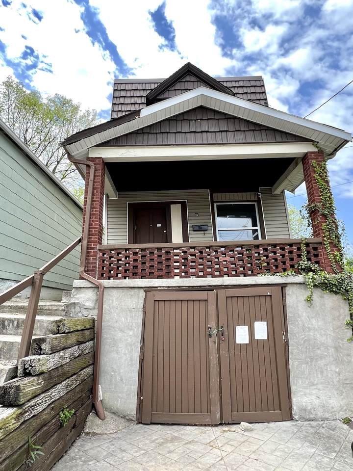 353 Bond Street - Photo 1