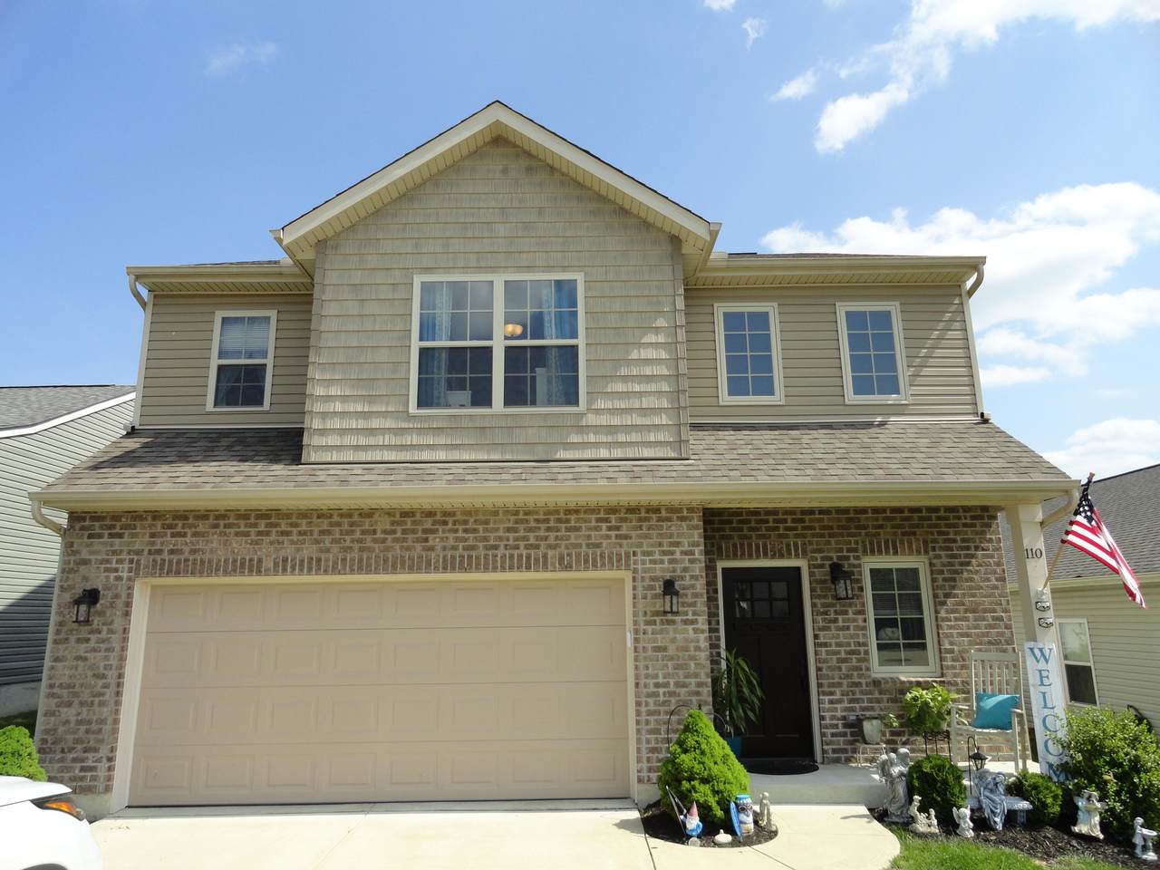 110 Keeneland Dr - Photo 1