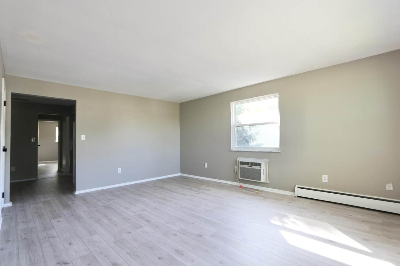 24 Rosebud Avenue - Photo 1