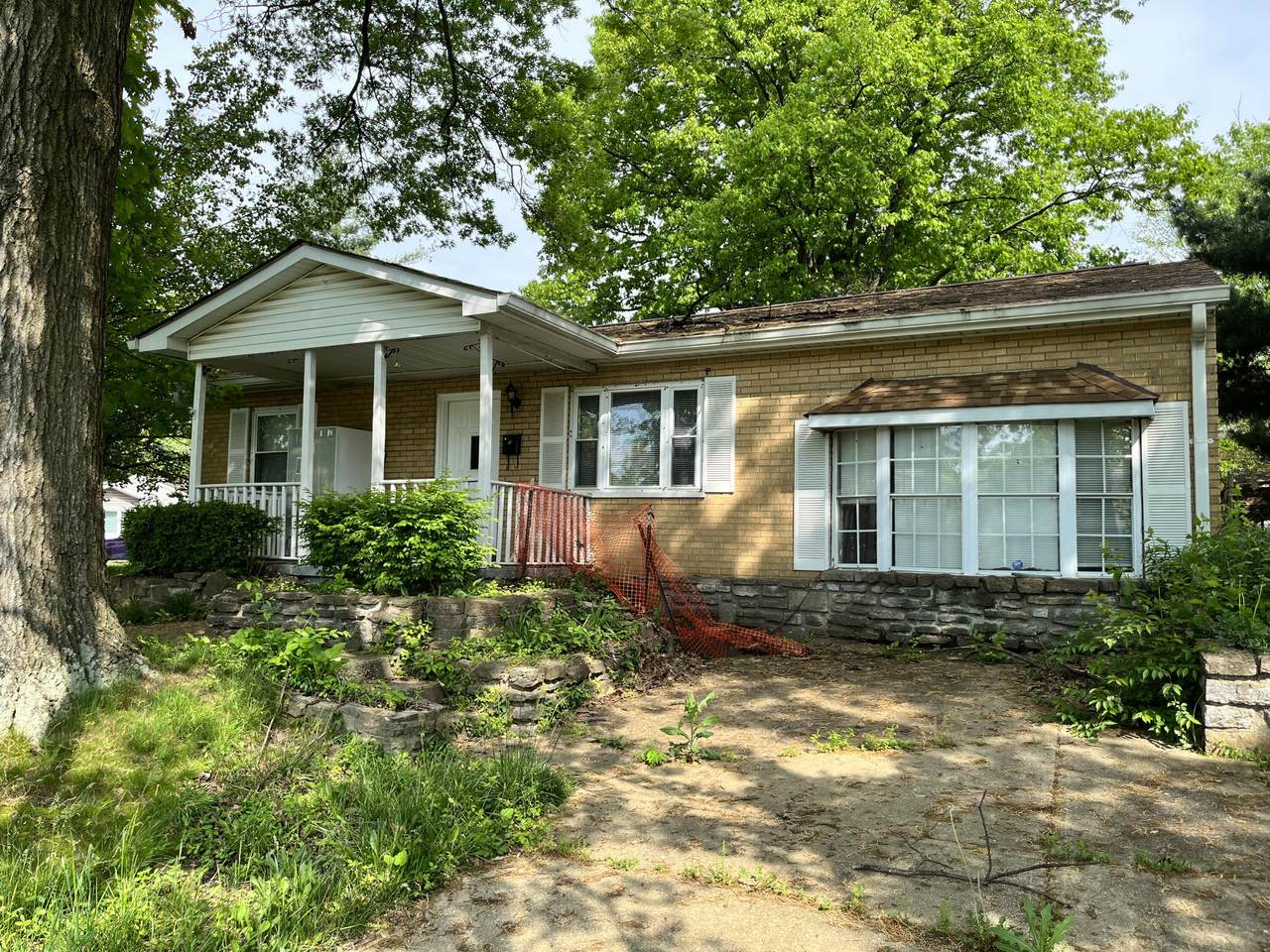 24 Beverly Place - Photo 1