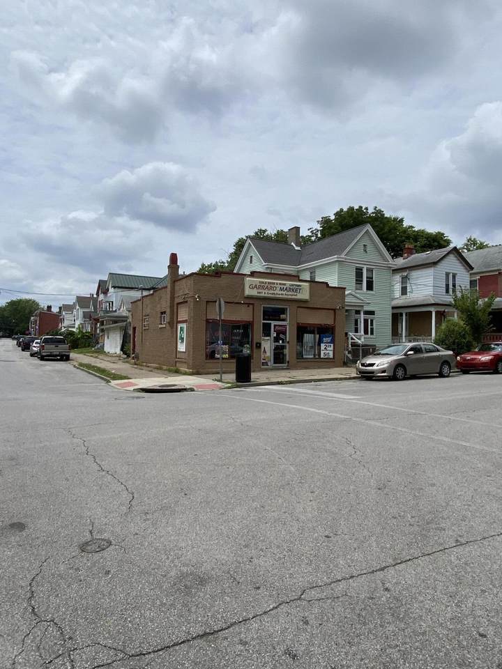 1829 Garrard Street - Photo 1