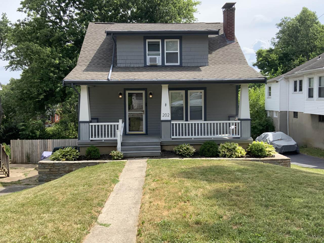 202 Forest Avenue - Photo 1
