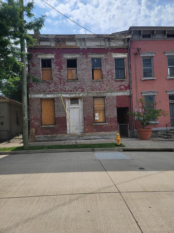 1207 Lee Street - Photo 1