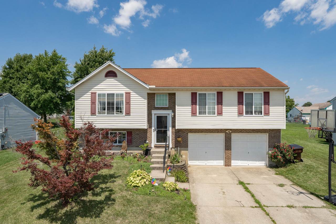 9909 Cobblestone Boulevard - Photo 1