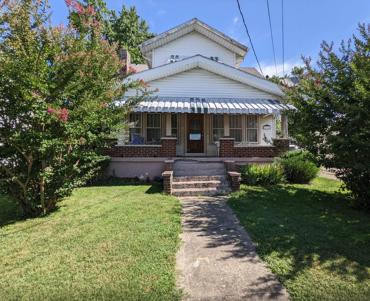 230 Seminary Street - Photo 1
