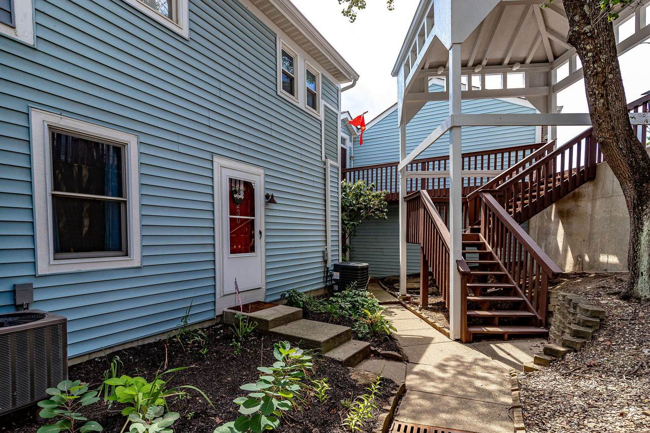 230 Bellepointe Commons - Photo 1