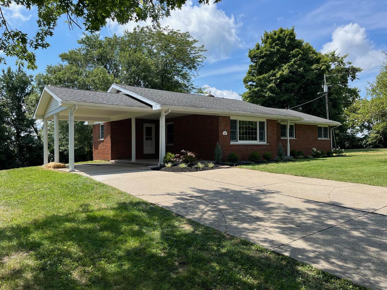 1390 Warsaw Road - Photo 1