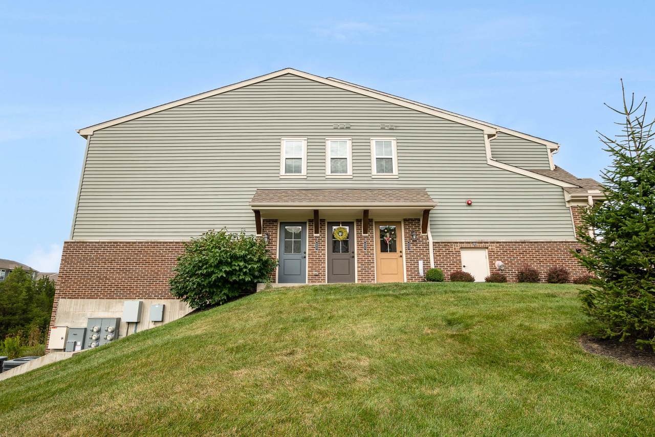 898 Yorkshire Drive - Photo 1