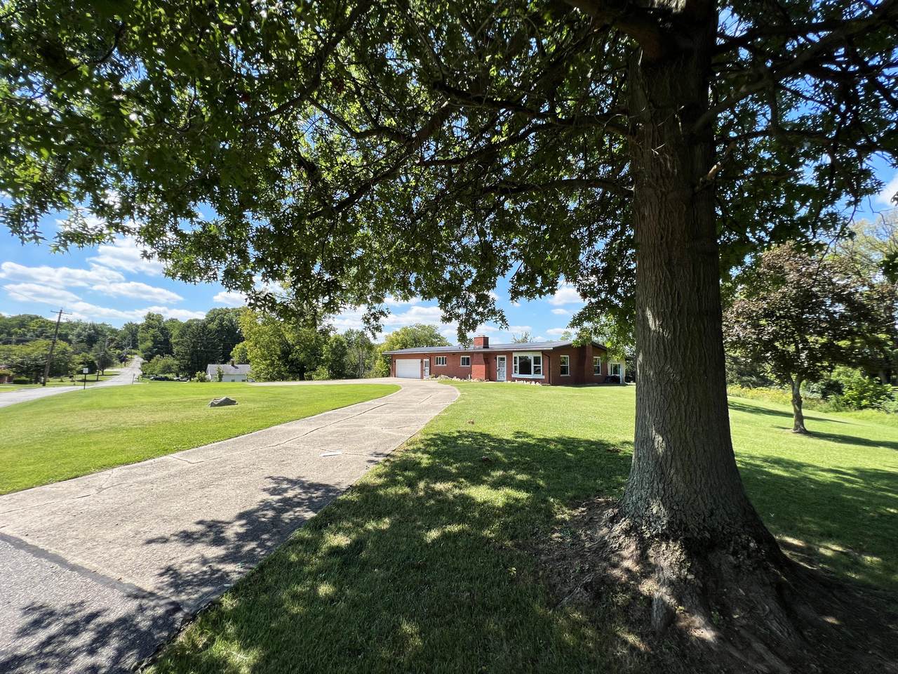121 Blossom Lane - Photo 1