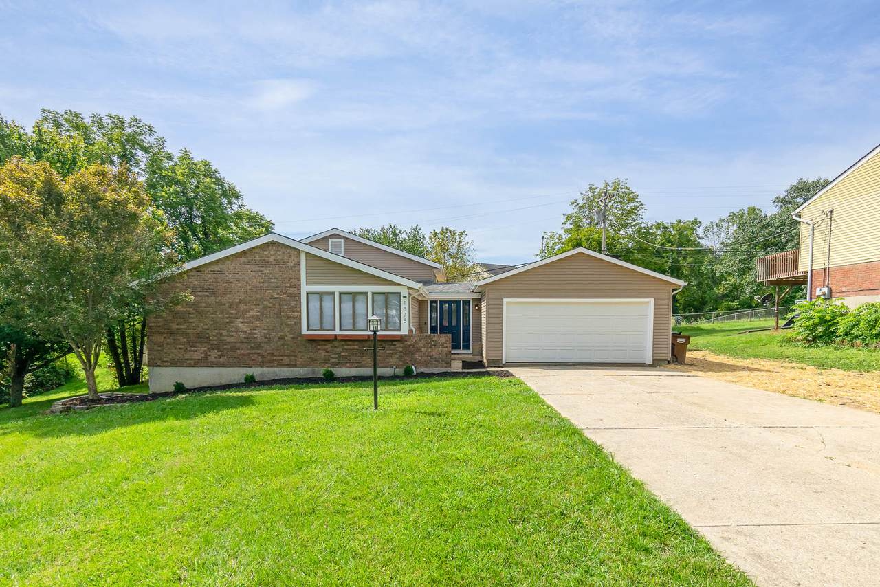 1875 Fernwood Place - Photo 1