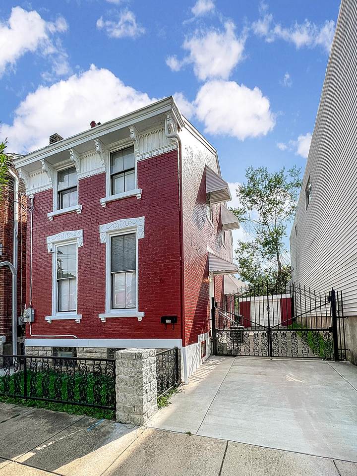 1526 Holman Street - Photo 1