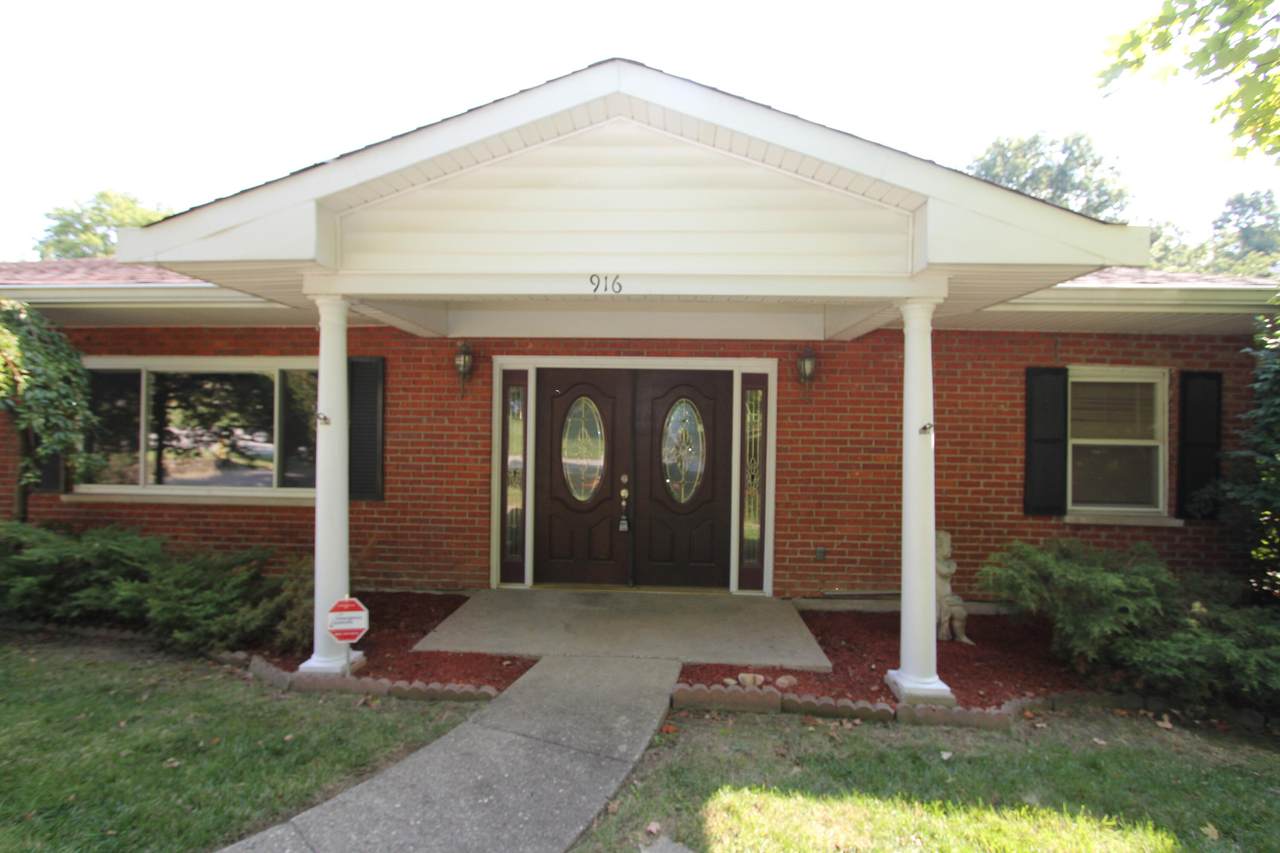 916 Mary Street - Photo 1