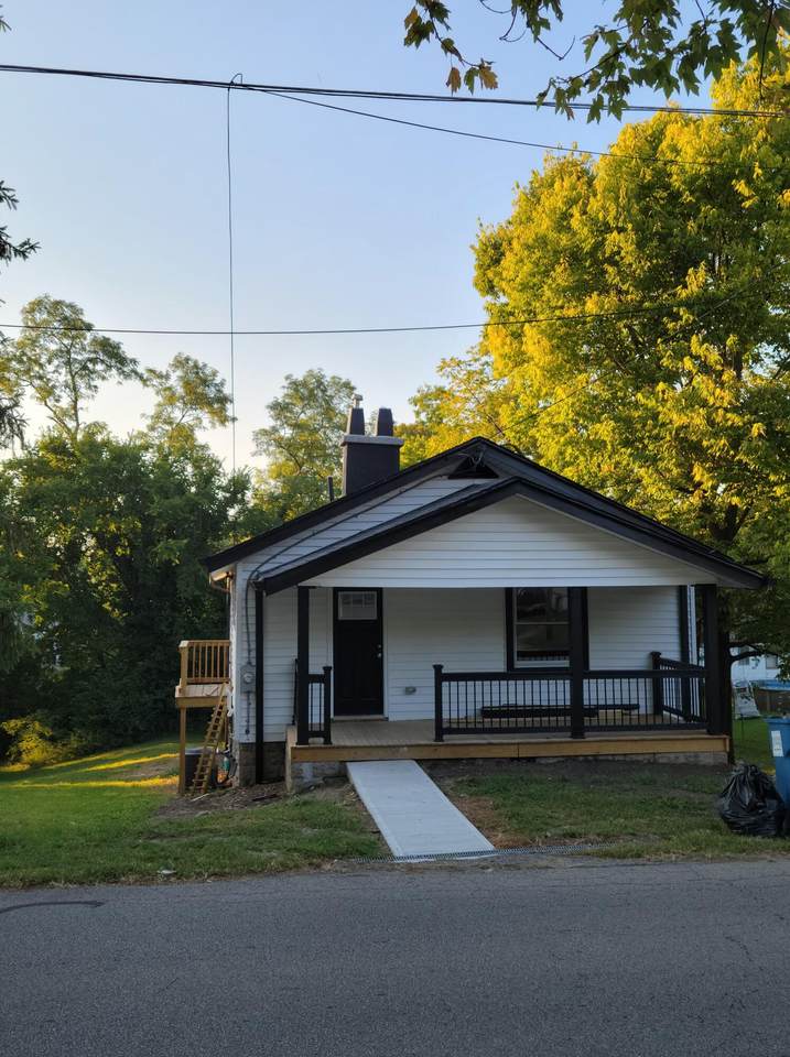 3306 Hulbert Avenue - Photo 1