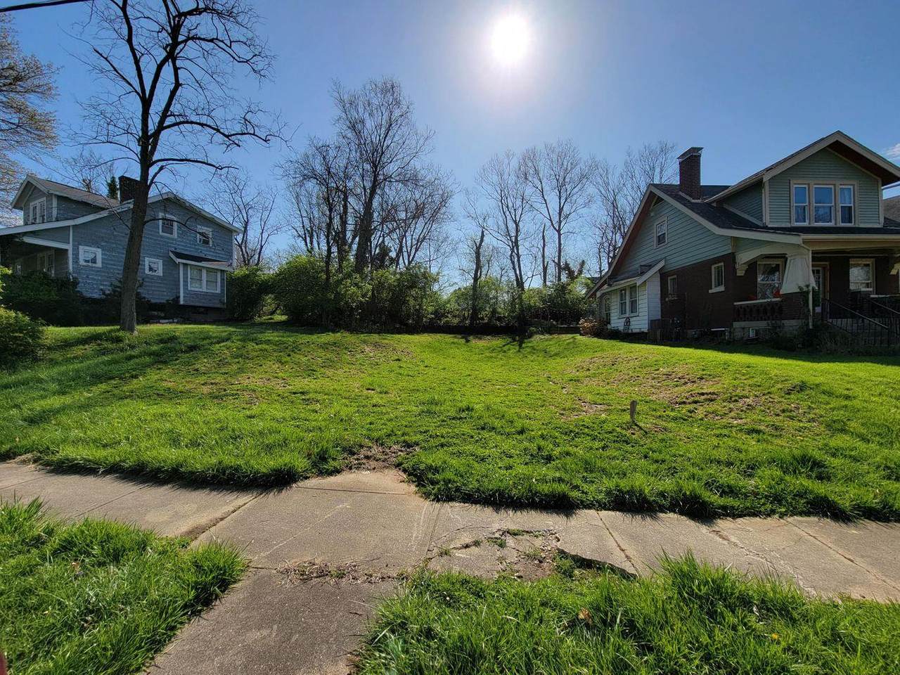 42 Sheridan Avenue - Photo 1