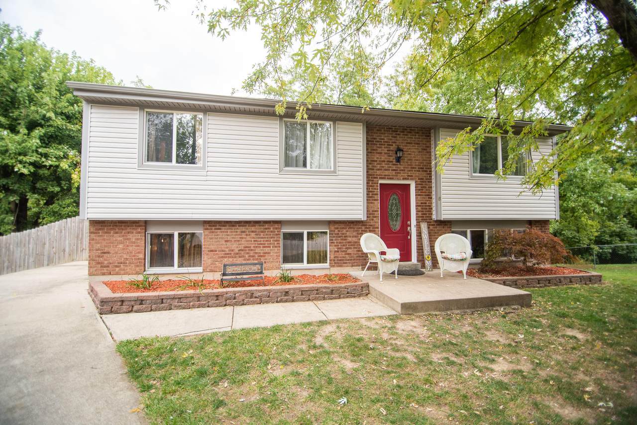 8 Woodknoll Drive - Photo 1