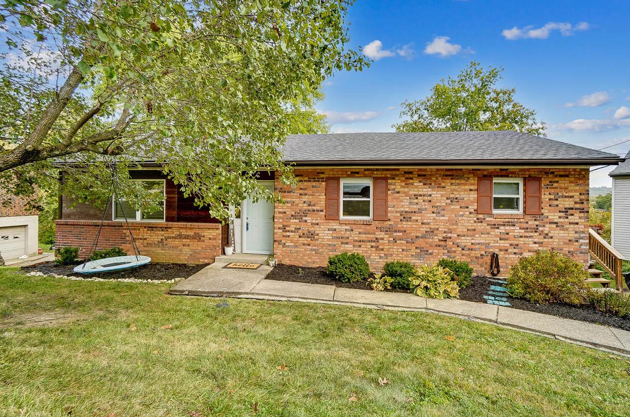 718 Parkview Drive - Photo 1