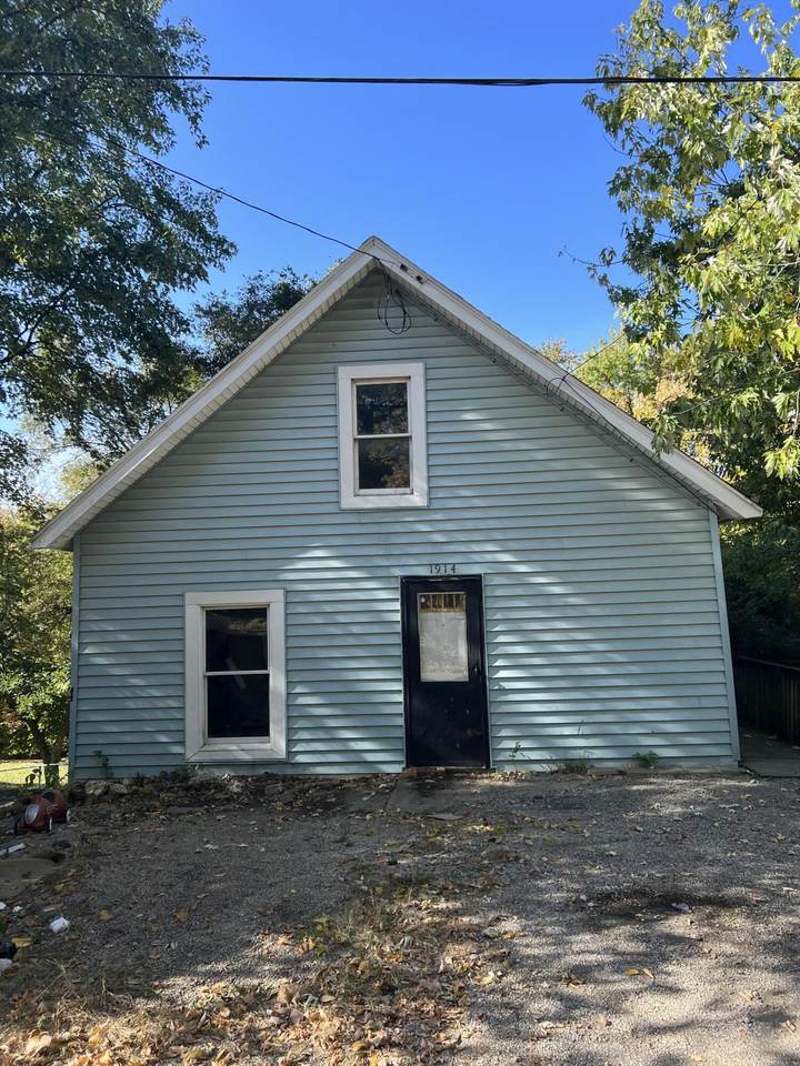 1914 Taylor Avenue - Photo 1