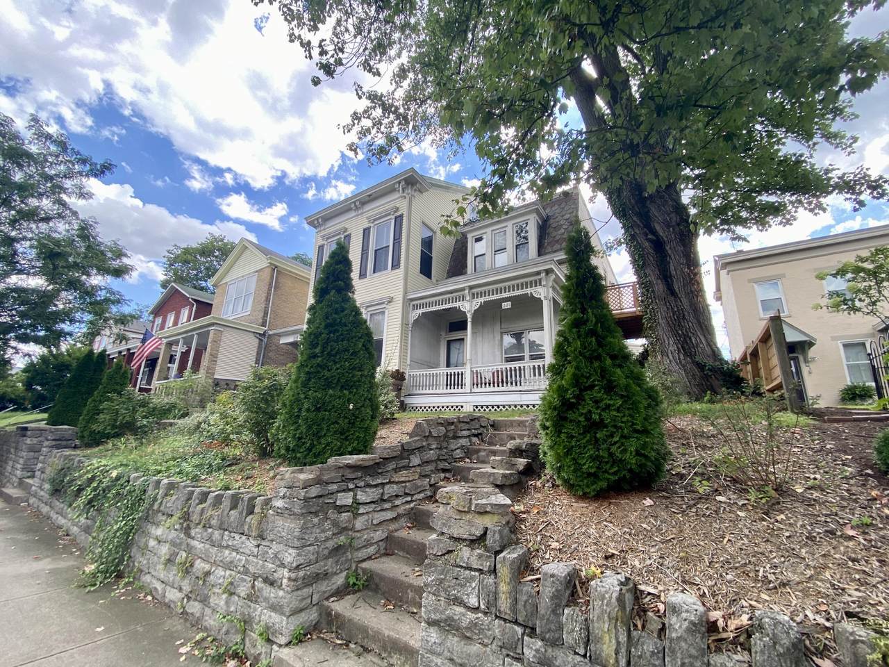 219 Elm Street - Photo 1