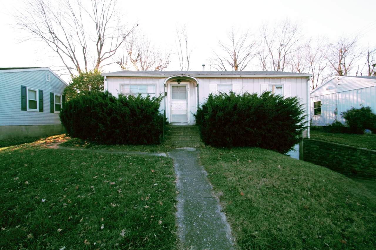 425 Elken Place - Photo 1