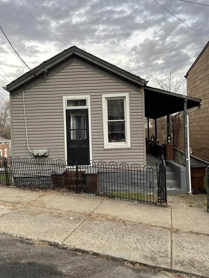 902 Western Avenue - Photo 1