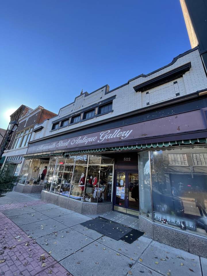 822 Monmouth Street - Photo 1