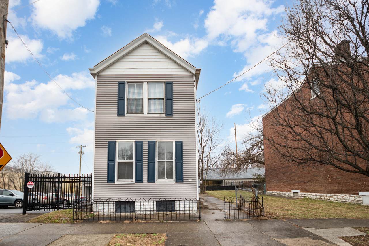 428 13th Street - Photo 1