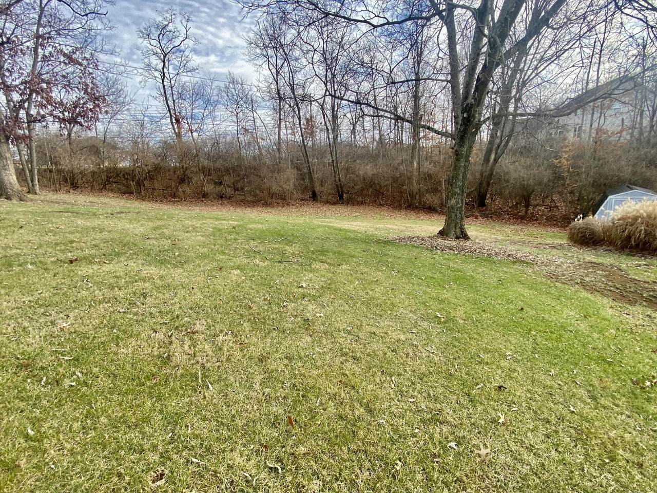 709 Vincent Drive - Photo 1