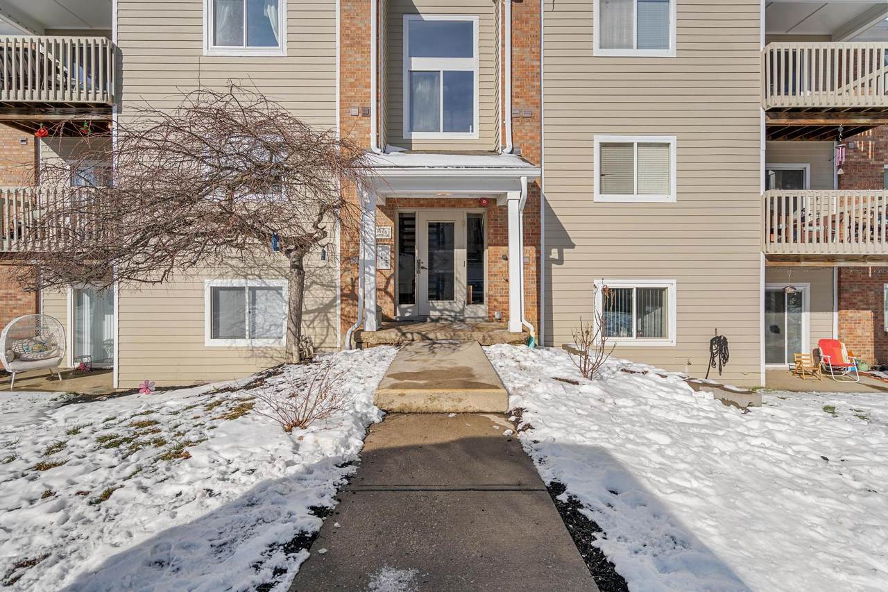 440 Lakeview Drive - Photo 1