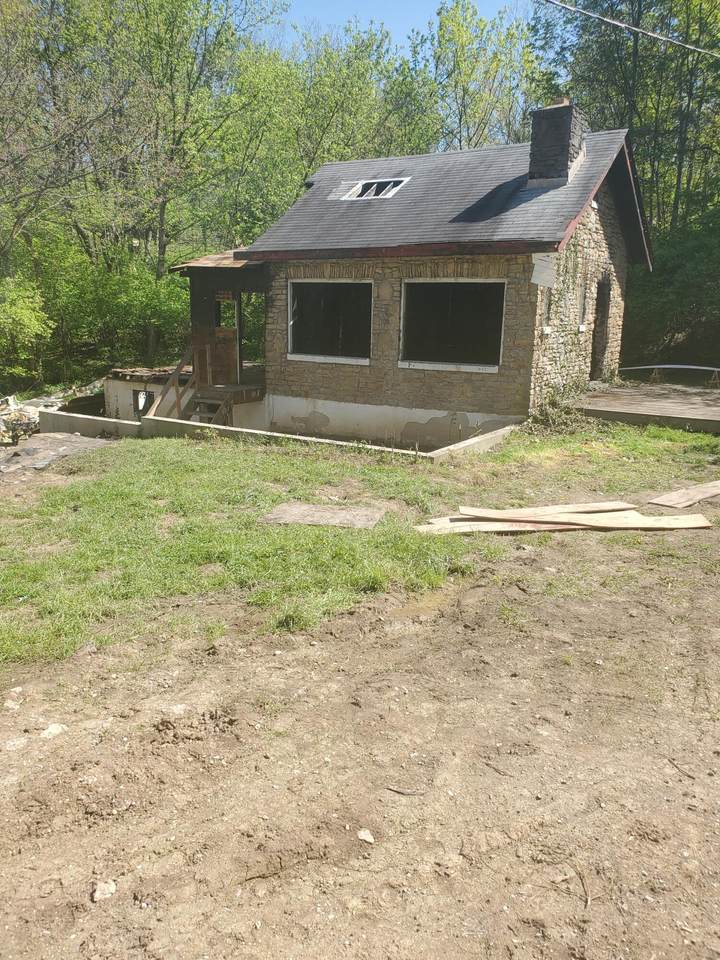 669 Maple Road - Photo 1