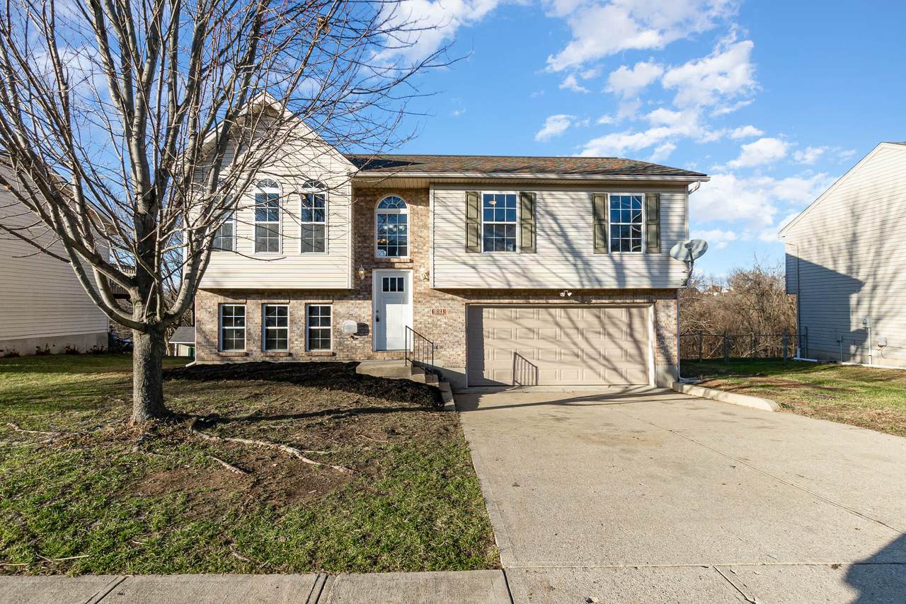 221 Brentwood Drive - Photo 1