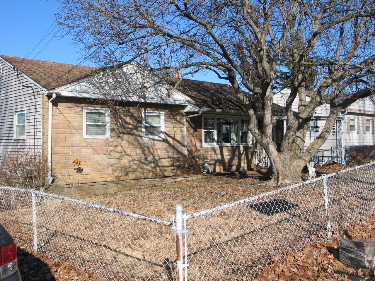 421 Fairview Avenue - Photo 1