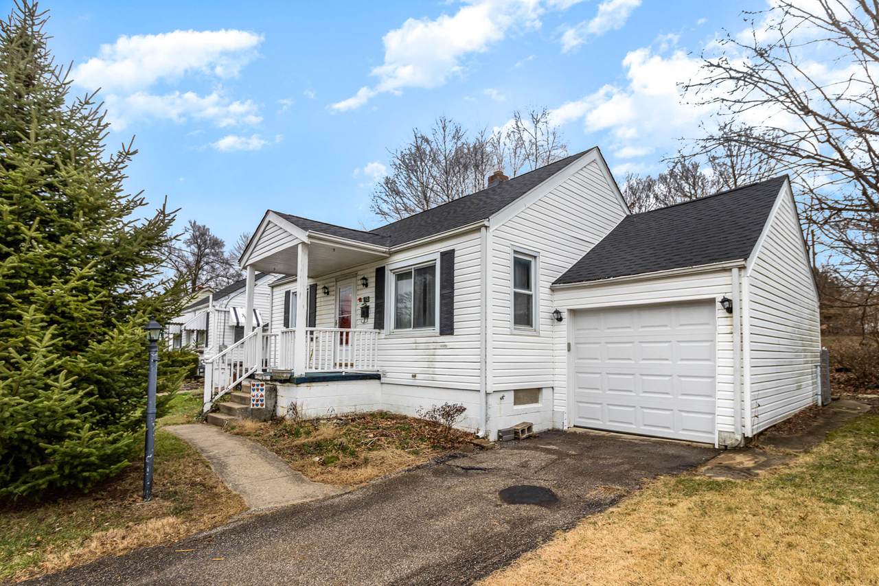 112 Valley Drive - Photo 1