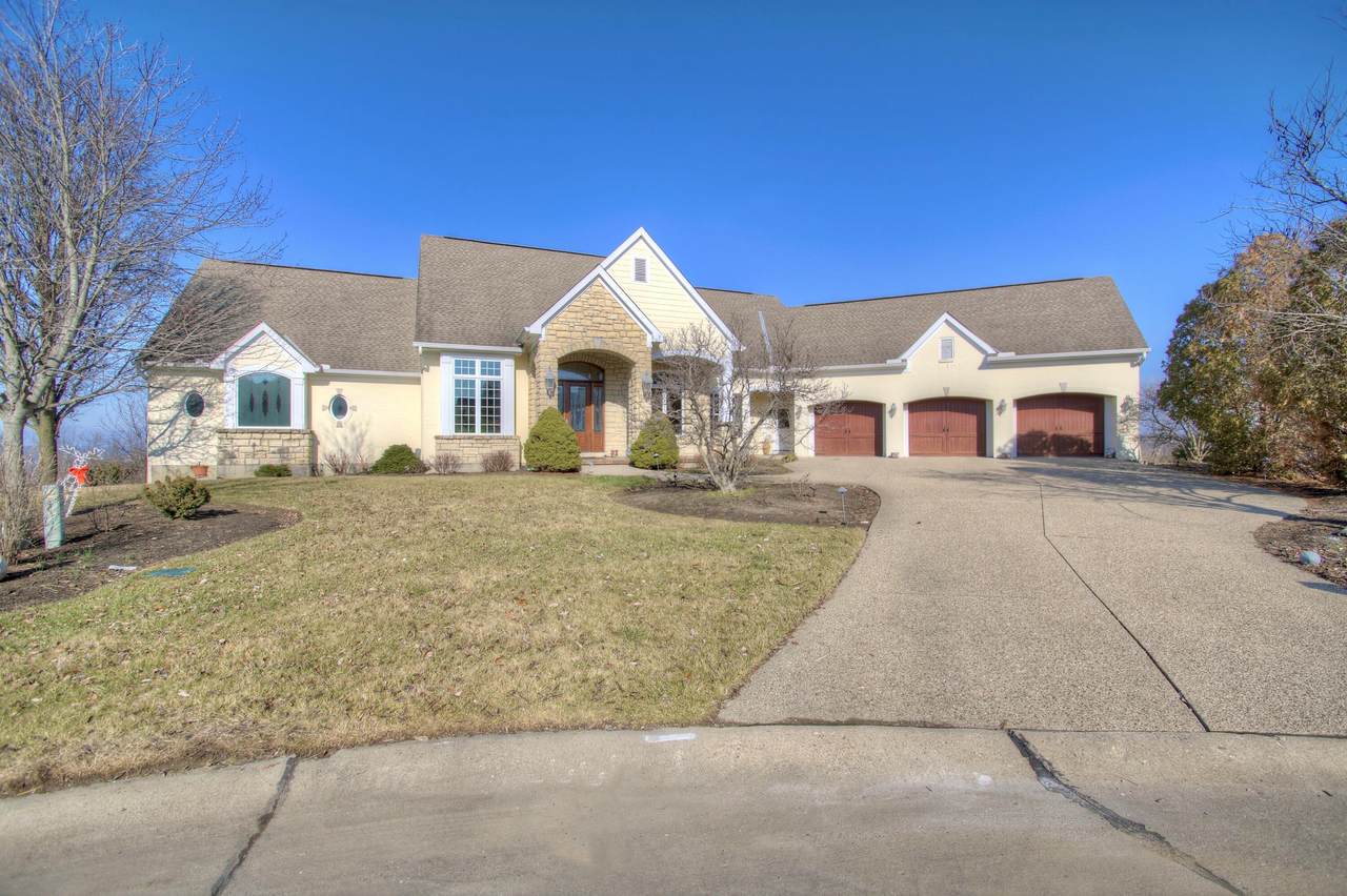 10 Queens View Lane - Photo 1