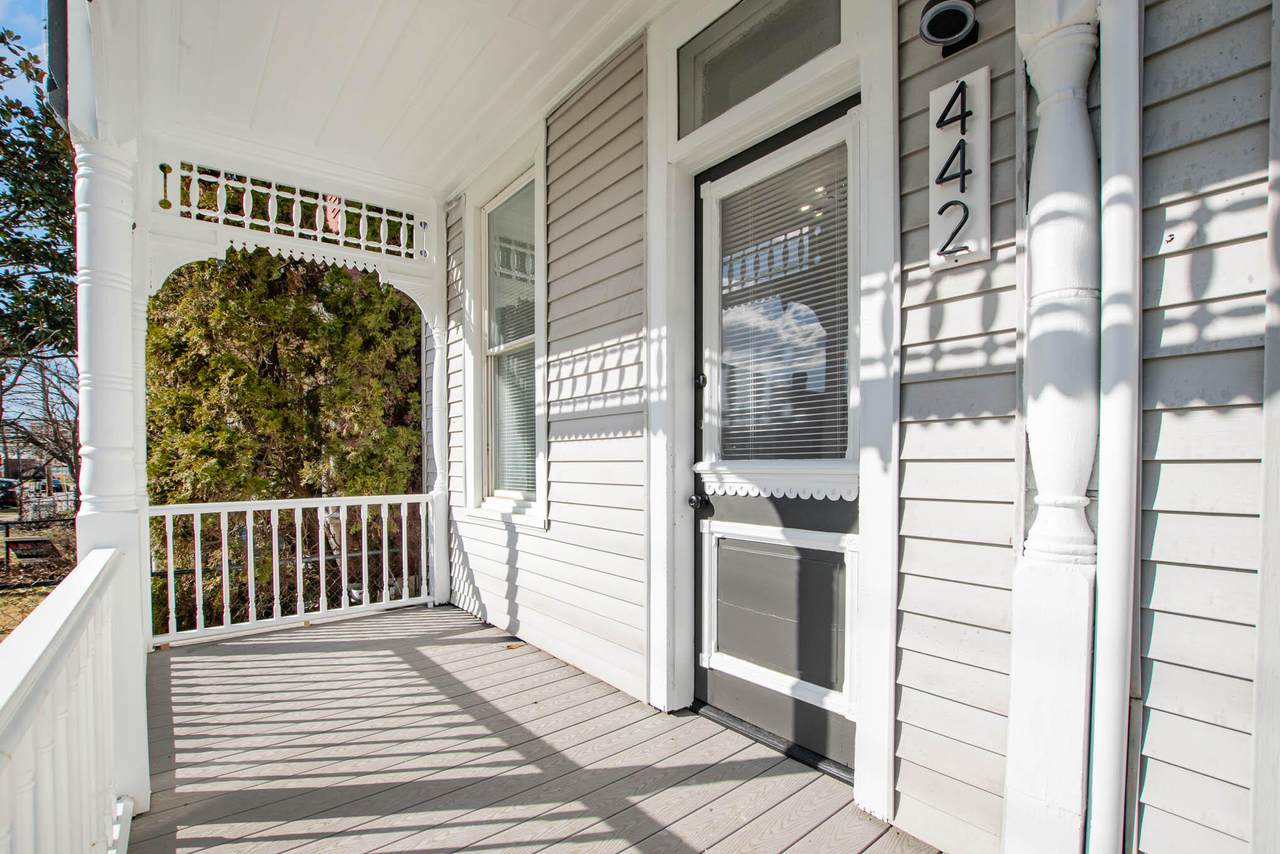 442 Oak Street - Photo 1