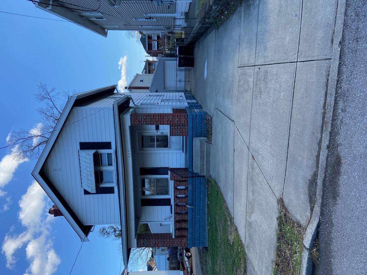 121 32nd Street - Photo 1