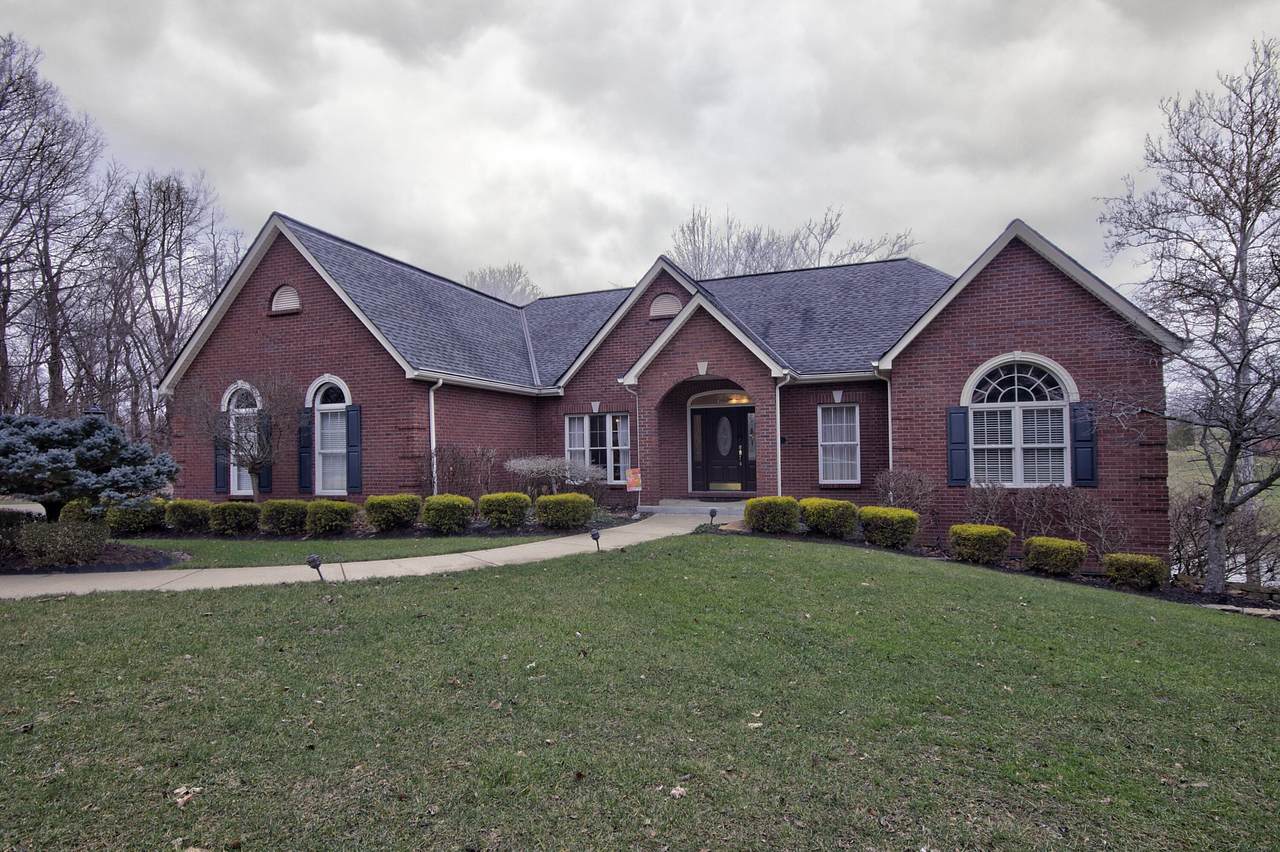 311 Thoroughbred Lane - Photo 1